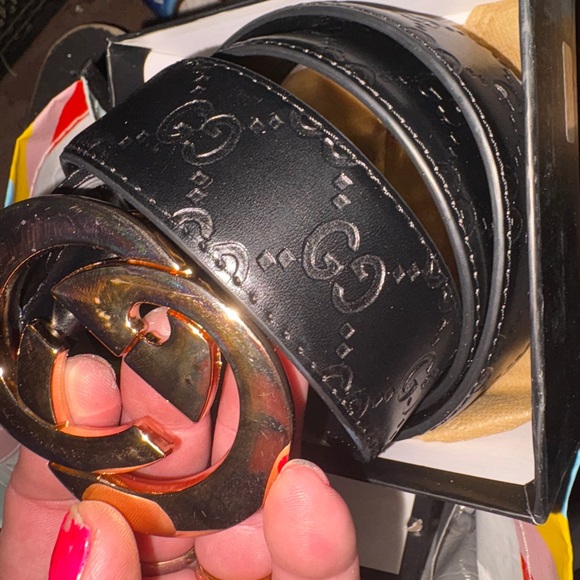 Gucci Black Leather Belt with Gold Buckle - Picture 3 of 8